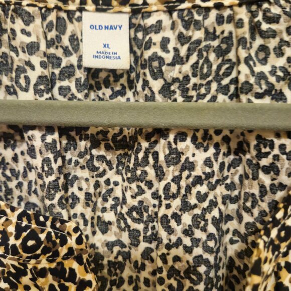Old Navy Leopard Print Button Front Blouse | Size XL - Picture 3 of 4